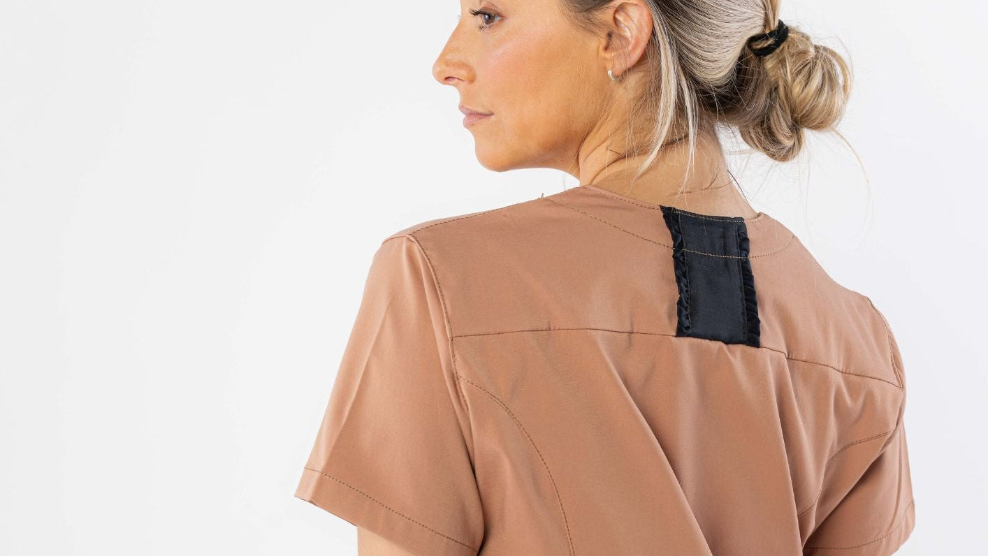 Equipo Raíz / Rosa viejo