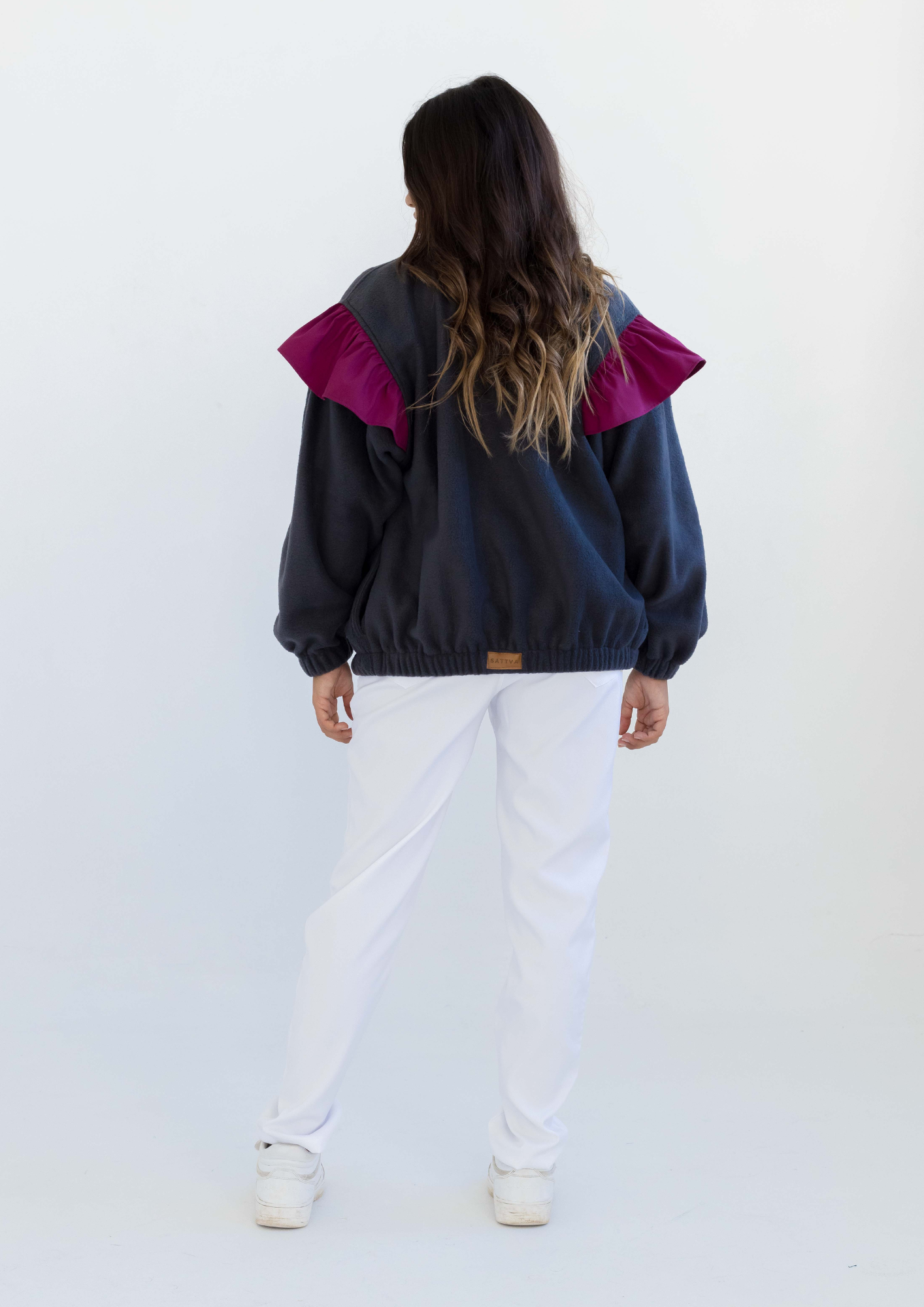 CAMPERA NORI / GRIS OSCURO Y BORDO