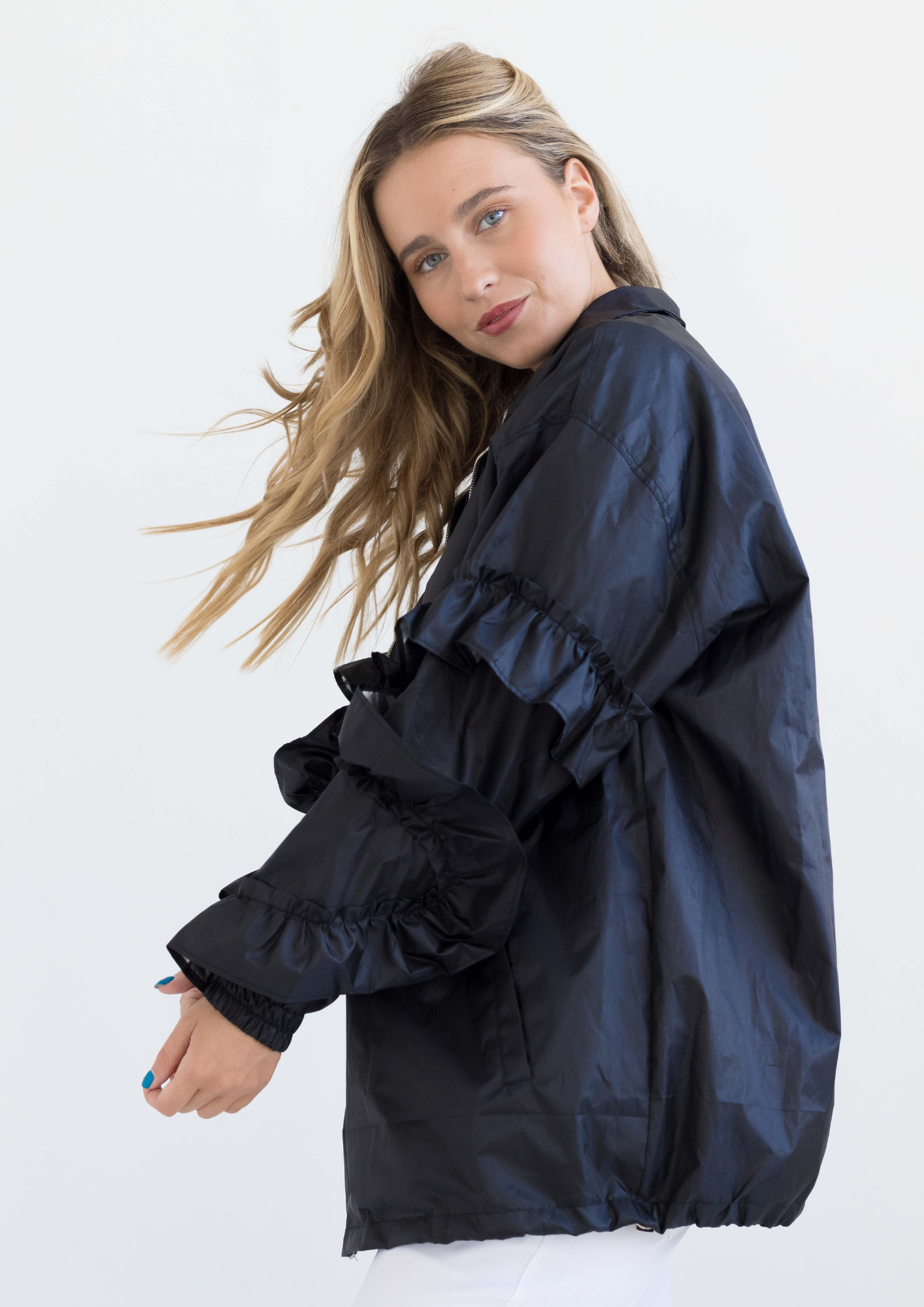 CAMPERA LLUVIA AME / NEGRO Y PLATA