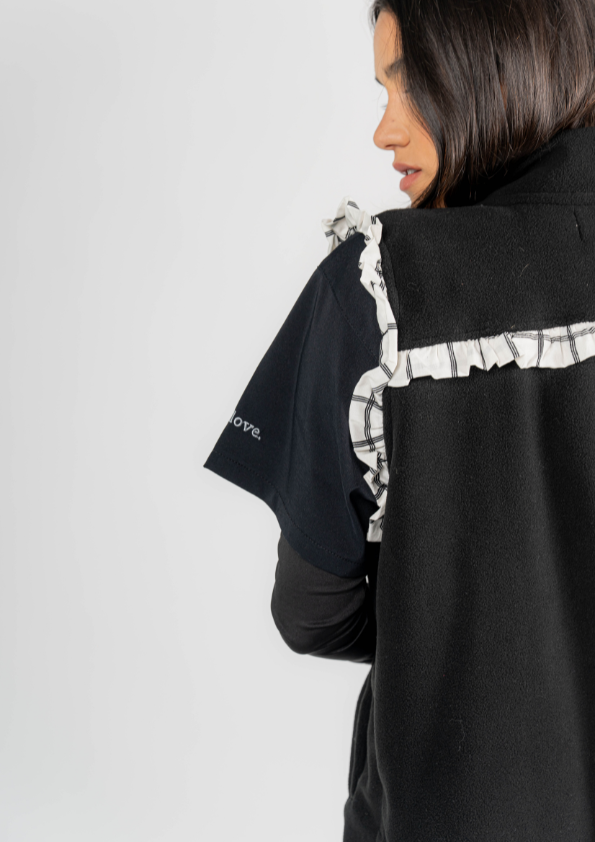 CHALECO KAZUMI / NEGRO CON DETALLE ESTAMPADO
