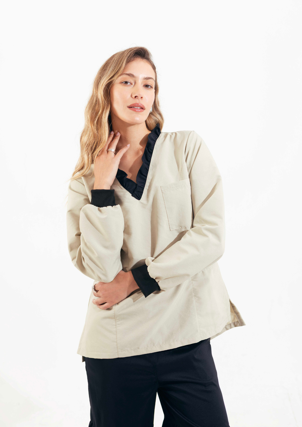 Casaca Matilda manga larga /Beige con volado