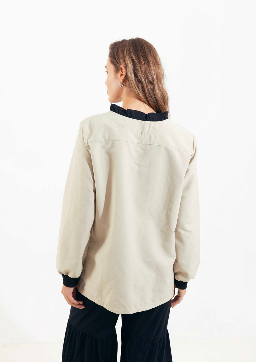 Casaca Matilda manga larga /Beige con volado