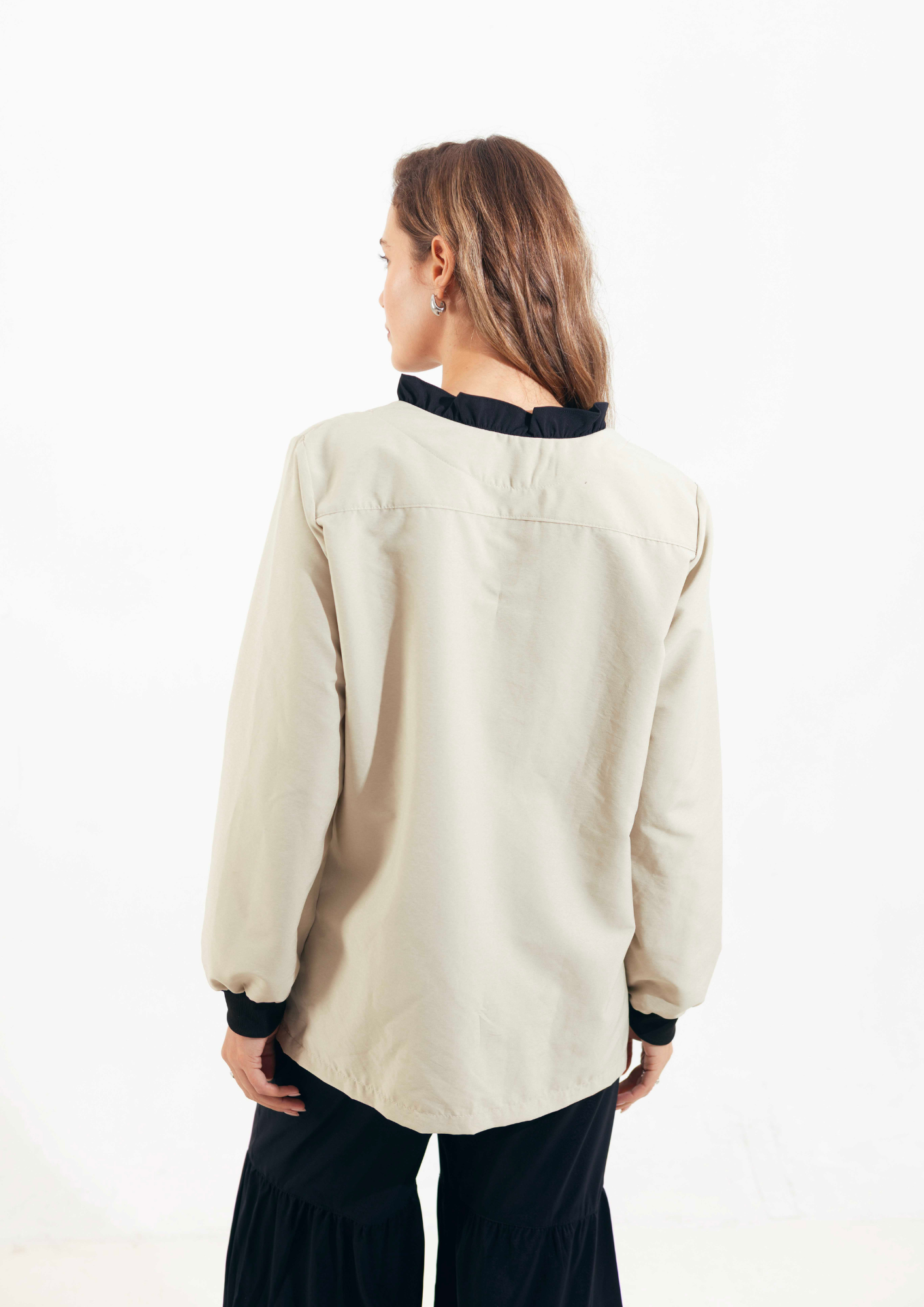 Casaca Matilda manga larga /Beige con volado