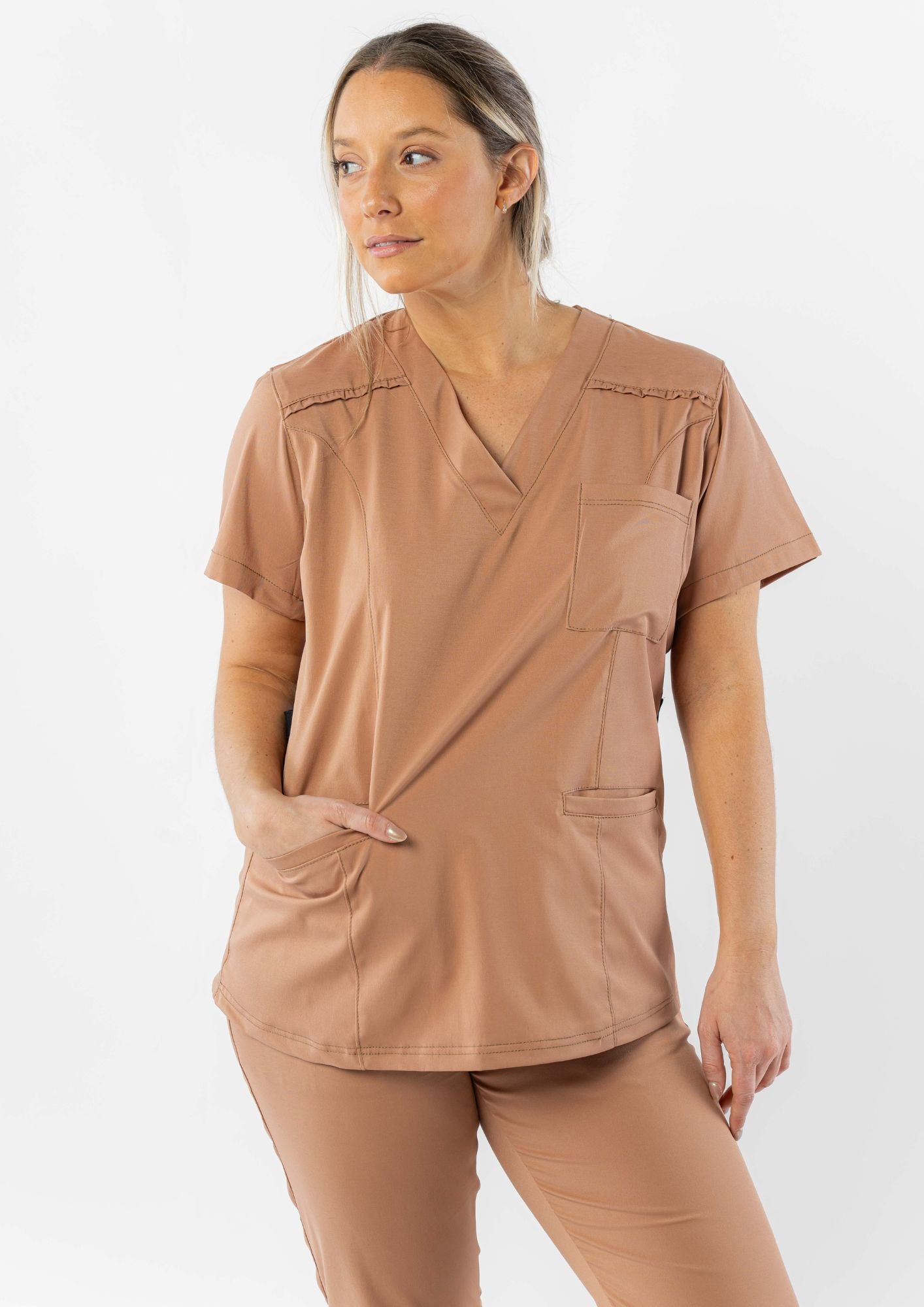 Equipo Raíz / Rosa viejo