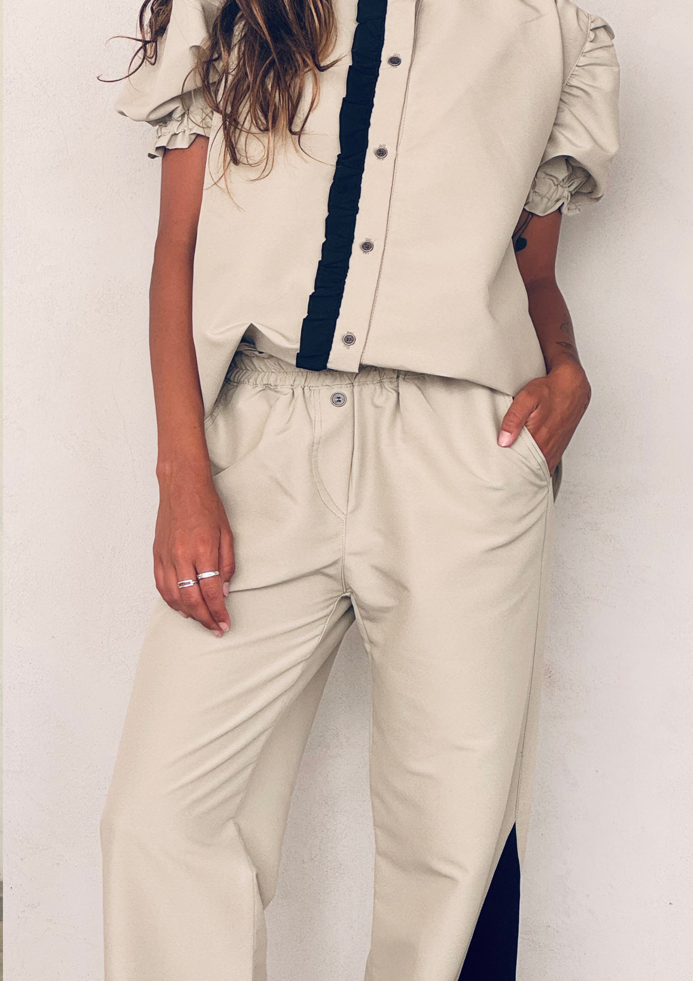 Casaca Alegría / Beige/Negro