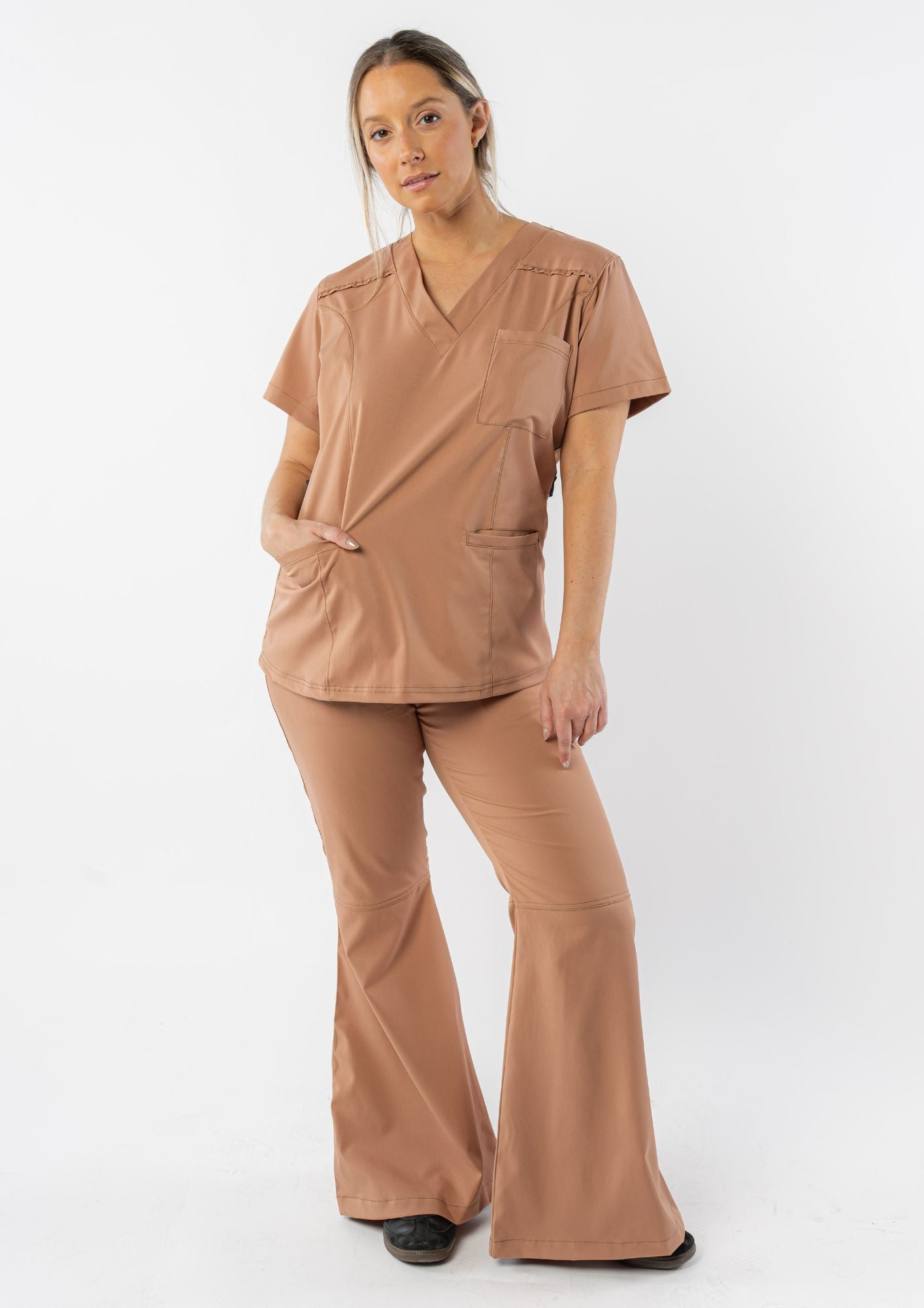 Equipo Raíz / Rosa viejo