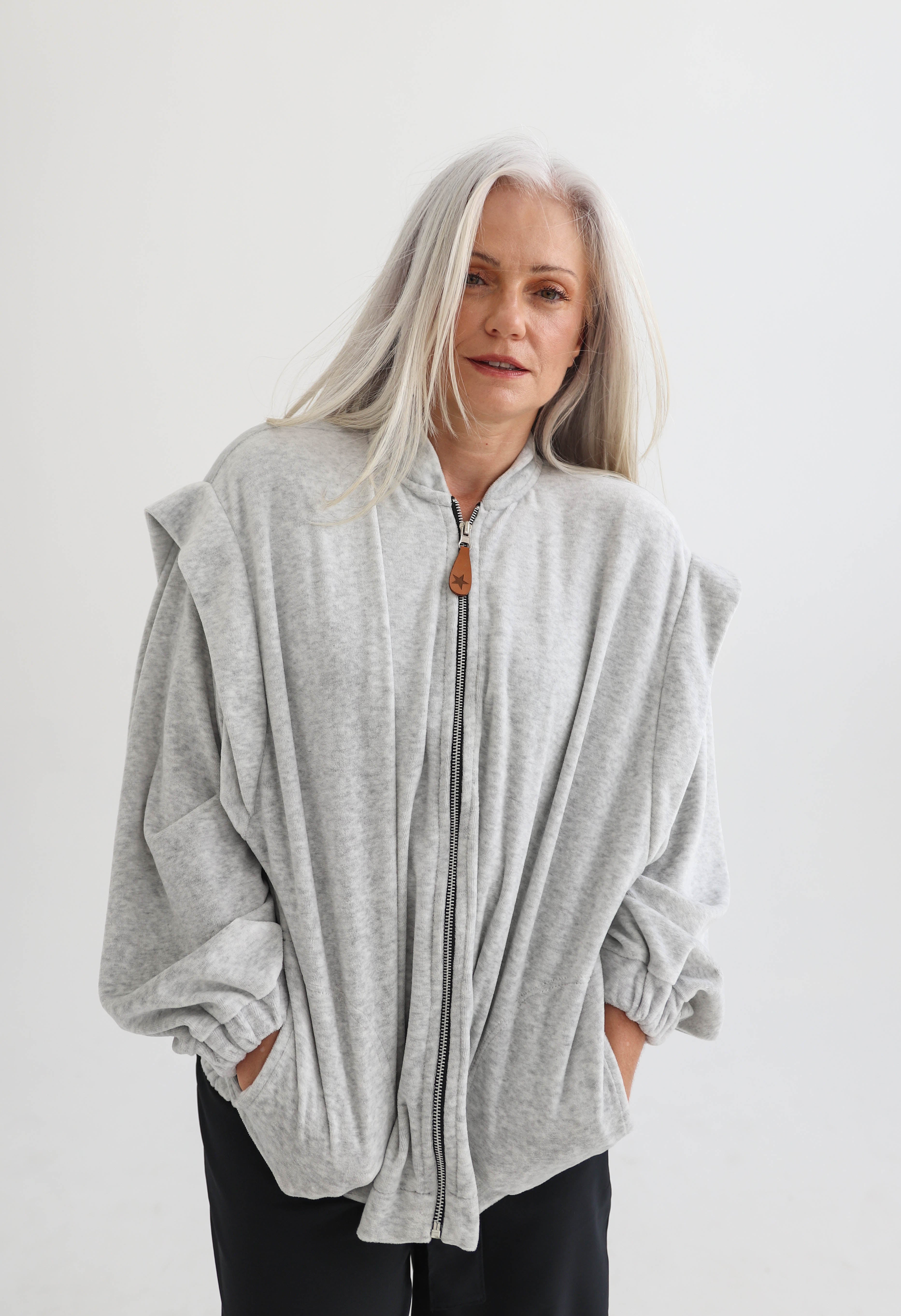 Abrigo Acacia / Gris Claro