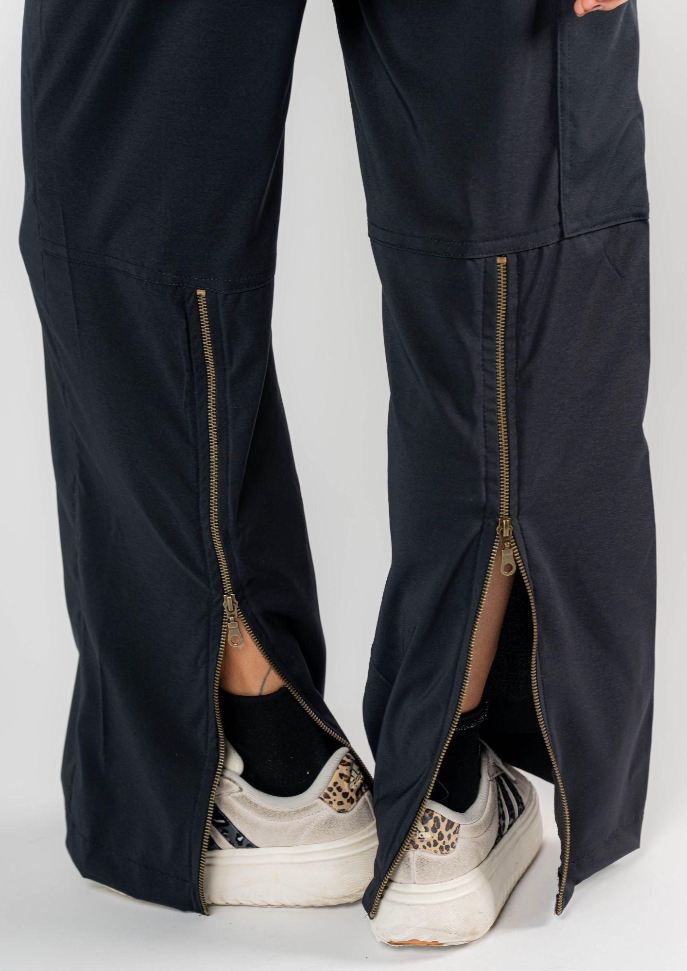 PANTALON AKI / NEGRO